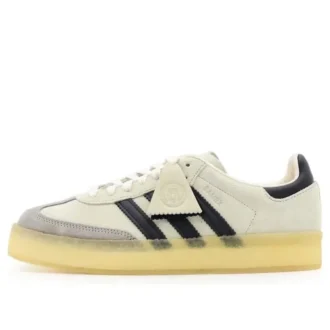 Adidas X Ronnie Fieg X Clarks 8Th Street Samba «Kithmas – White Black»